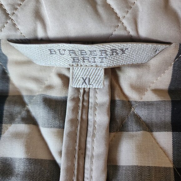 Burberry Quilted Jacket "EUC" - Picture 4 of 16